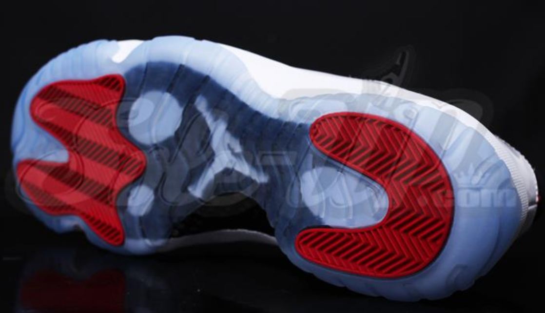 low top jordan 11 black