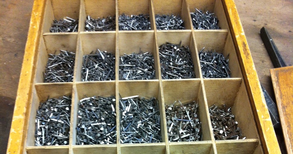 Kees Some small finishing nails.