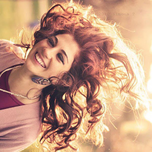 Female Best Facebook Profile Pictures