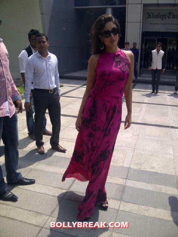 Kareena looking slim and teim in pink maxi dress - Kareena Kapoor Photo in Dubai promoting Heroine
