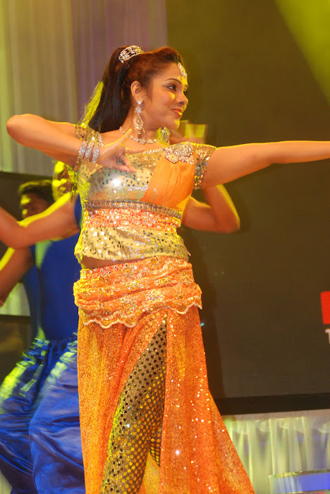 sandhya performance at women entertainers awards latest photos