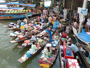 Floating market