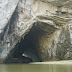 Thăm hang Puông trong Hồ Ba Bể