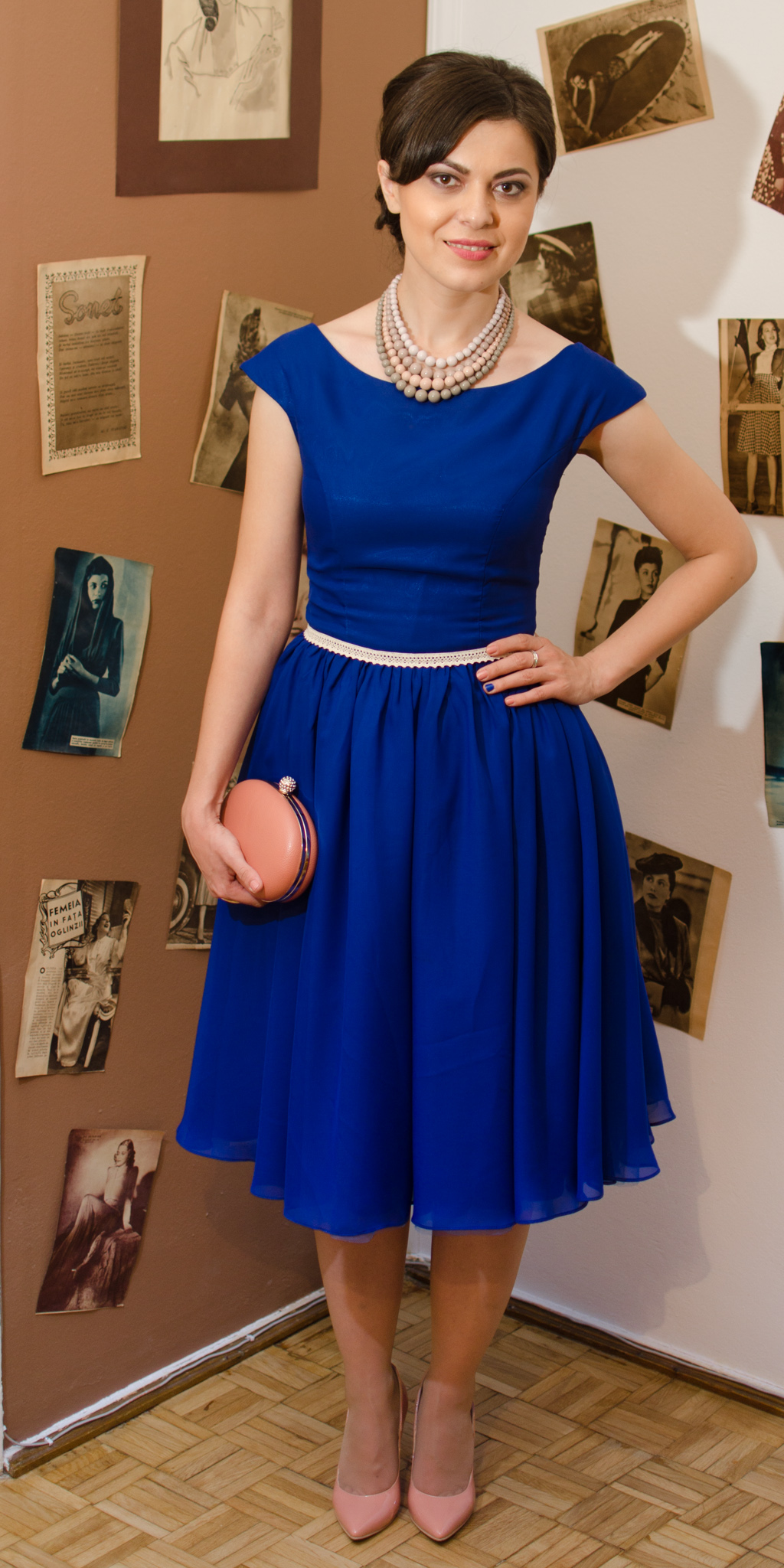 50s diva style cobalt blue dress sheer flowy chiffon dusty pink heels clutch statement necklace vintage retro