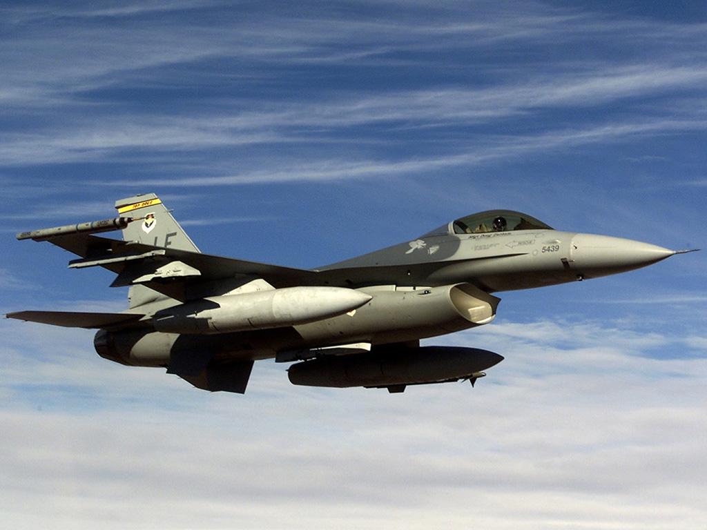 http://3.bp.blogspot.com/-Hrmj0FfSftI/ThfixoNZ9sI/AAAAAAAAACk/5ZM8MJc79XM/s1600/F-16_Falcon_01.jpg