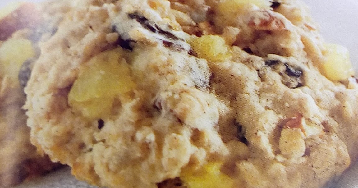 cooking the recipe Holiday Pineapple Oatmeal Cookies