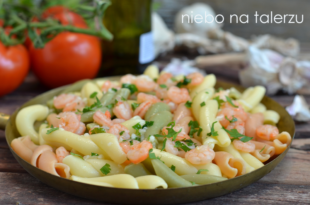 Szybki makaron z krewetkami. Krewetki najłatwiej i najprościej. Krewetki z patelni niebo na