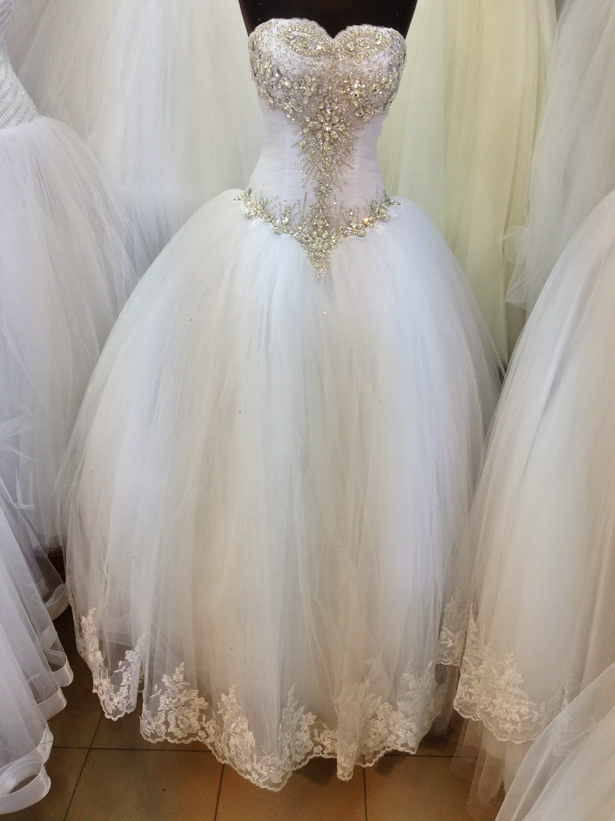 wholesale wedding dress to wholesale wedding dresses store