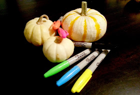 Decorating pumpkins with Sharpies :: Fox with Glasses :: foxwithglasses.blogspot.com