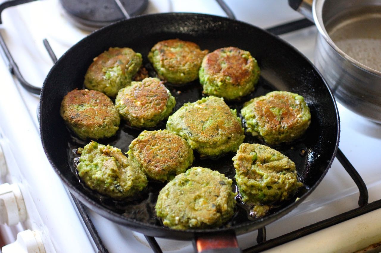 Green Gourmet Giraffe Pea, Quinoa and Feta Fritters and random bicycle