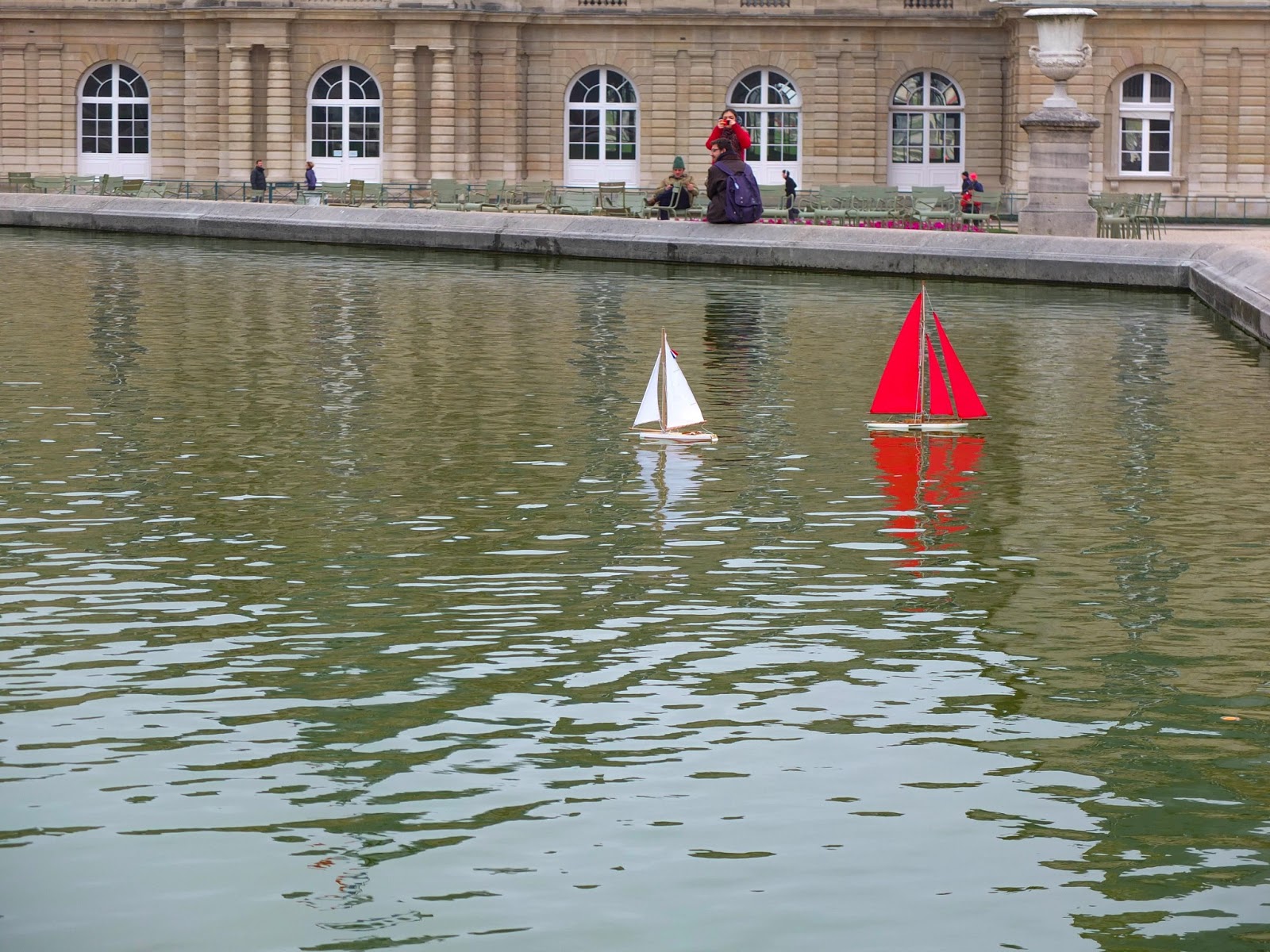Magellan Pan Paris Luxembourg Gardens