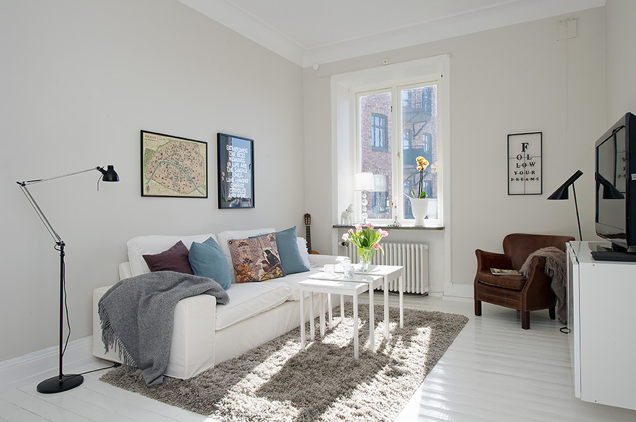 Bizim Evin Hanımı Küçük Mutlu Ev