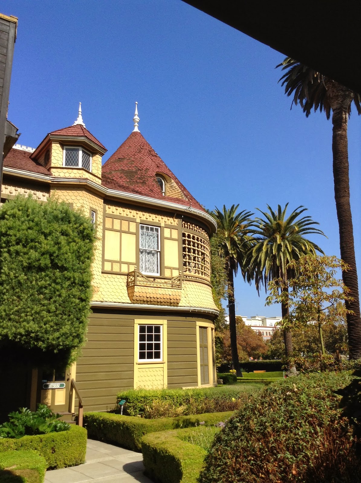 Simply Ruthless Spooky stuff at the Winchester House