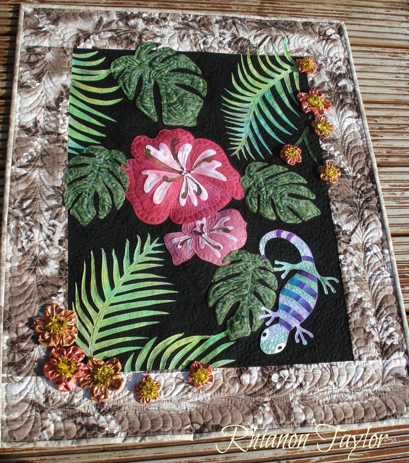 The Nifty Stitcher Tropical Wall Hanging finishing touches.