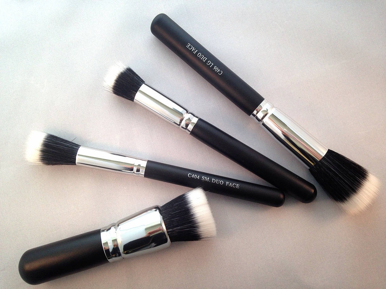 Crown Brush Duo Fibre Brushes For The Face GIVEAWAY