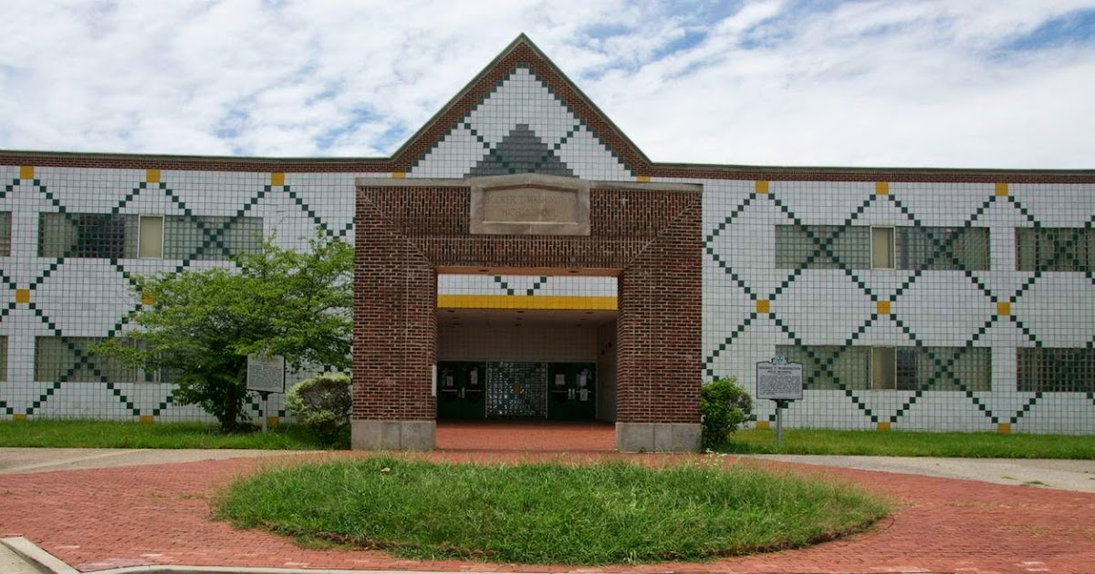 Suzassippi's Lottabusha County Chronicles Memphis' Booker T. Washington High School
