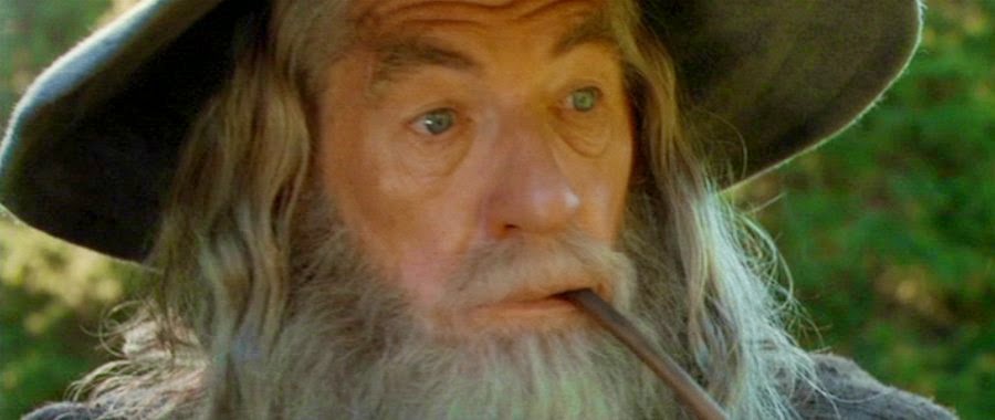 O Senhor dos Anéis - A Sociedade do Anel - Yavanna e .Dúnadan No livro,  enquanto o Gandalf se aproximava de Minas Tirith, os faróis já estavam  acesos. Gondor já havia mandado