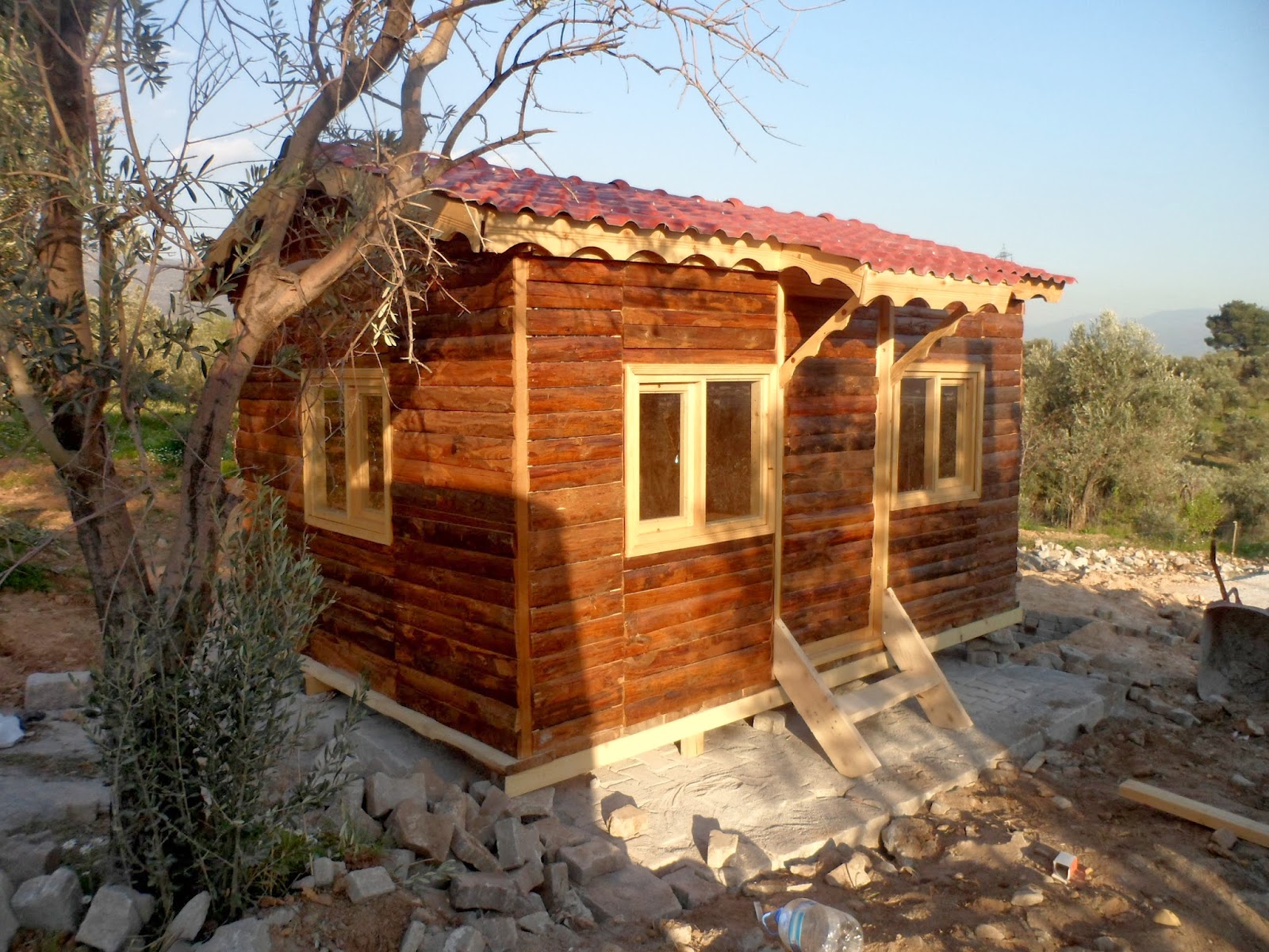 Ahşap ev PREFABRİK AHŞAP POLİMİT ÇATILI 12 m2 konteynır tipi kütük ev