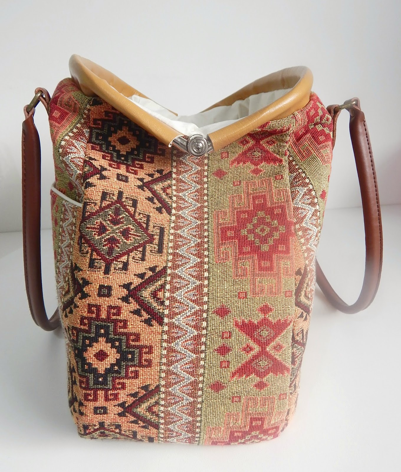 Mrs H the blog Catrin's Carpet Bag