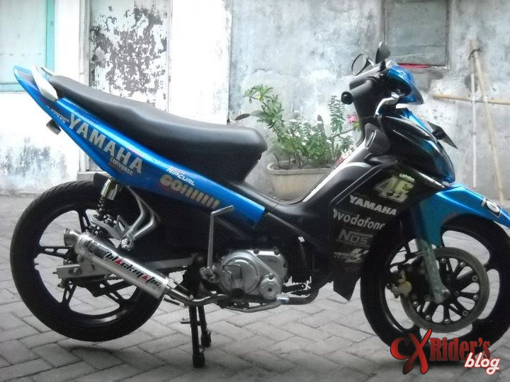 Gambar 15 Foto Modifikasi Motor Yamaha Jupiter Gambar Burung Hantu di