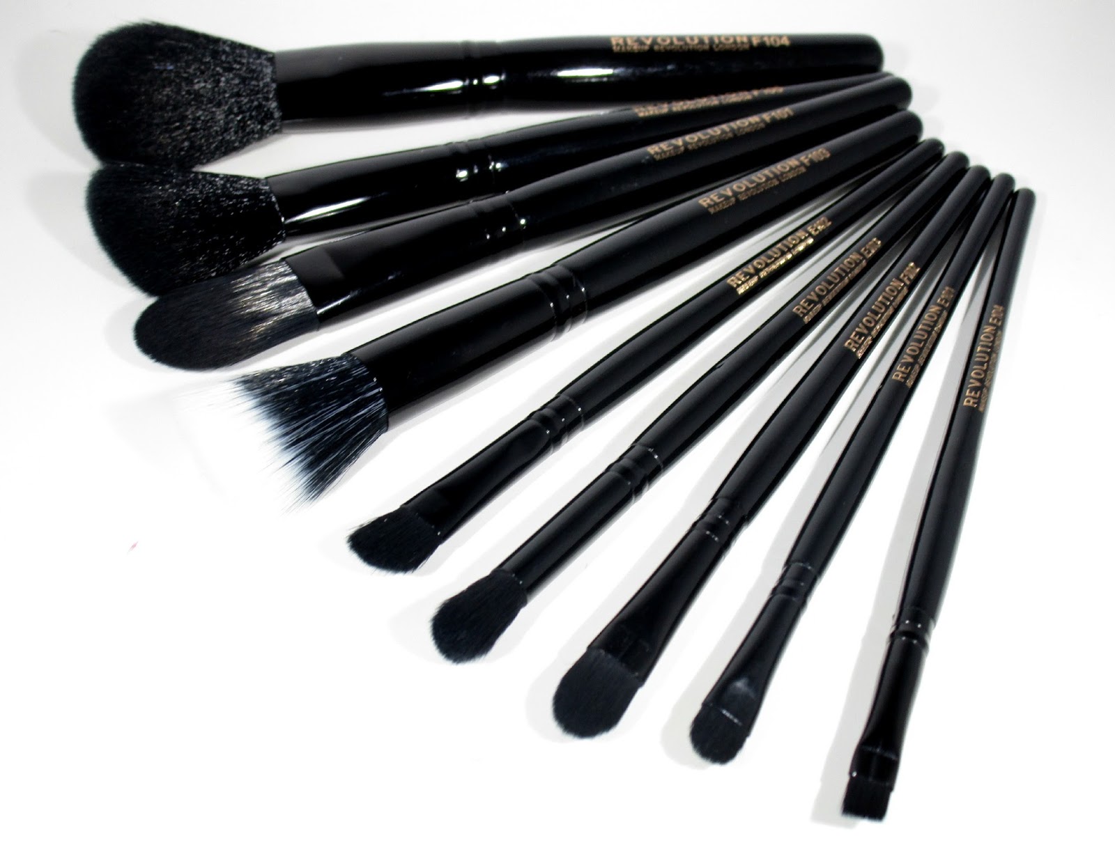 Korektory z makeup revolution Korektory z makeup revolution