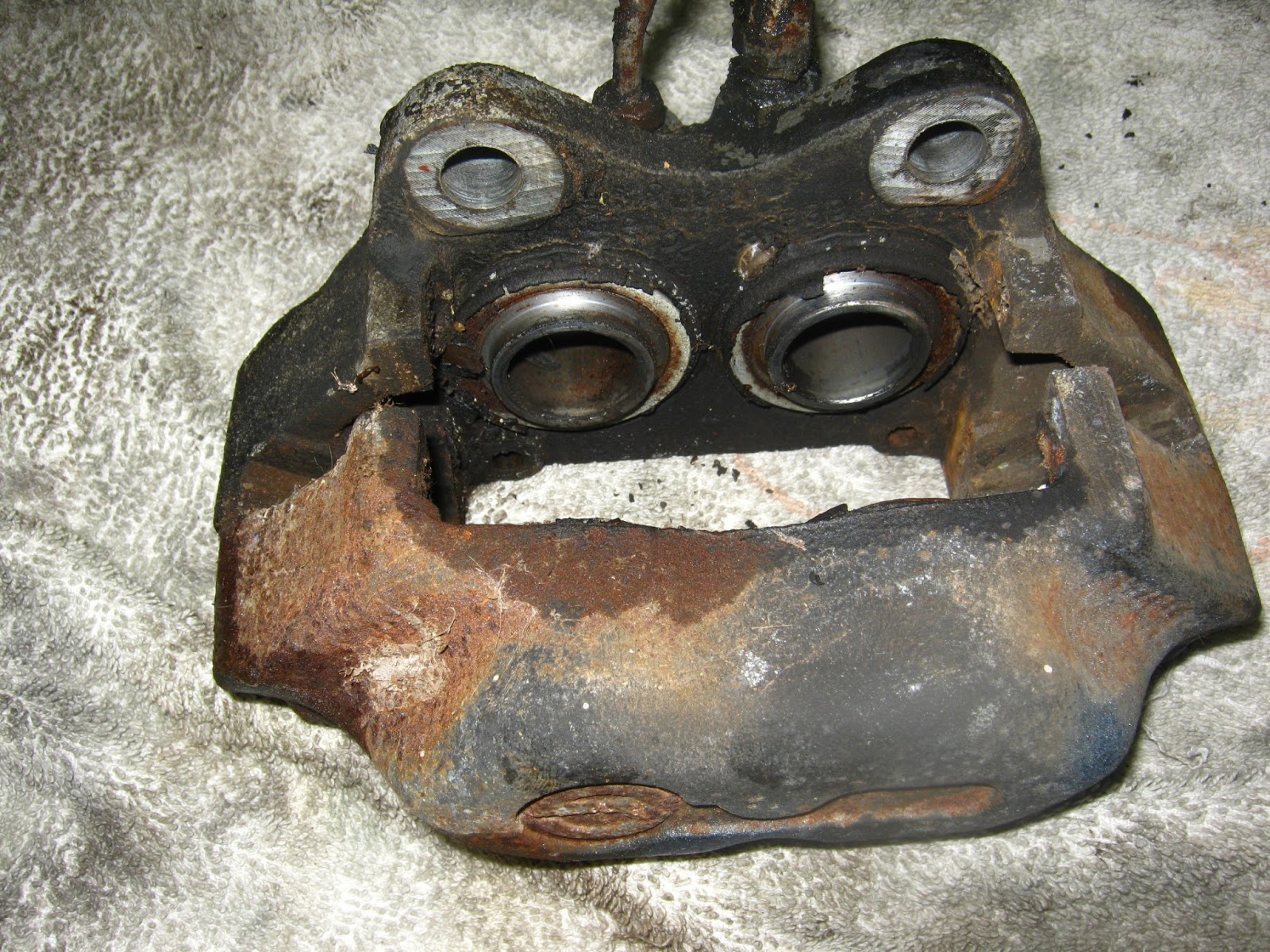 Restoration Volvo 122S 1969 Fitting new brake lines and front brakes