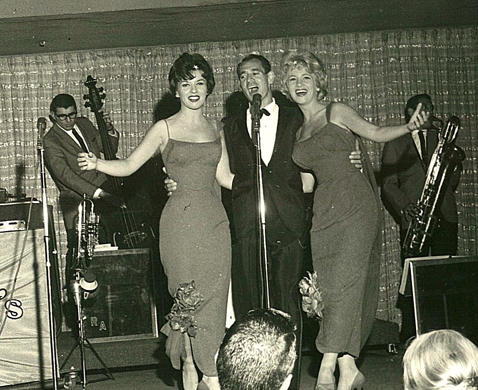 WHITE DOOWOP COLLECTOR THE BOOKENDS_Christmas Kisses