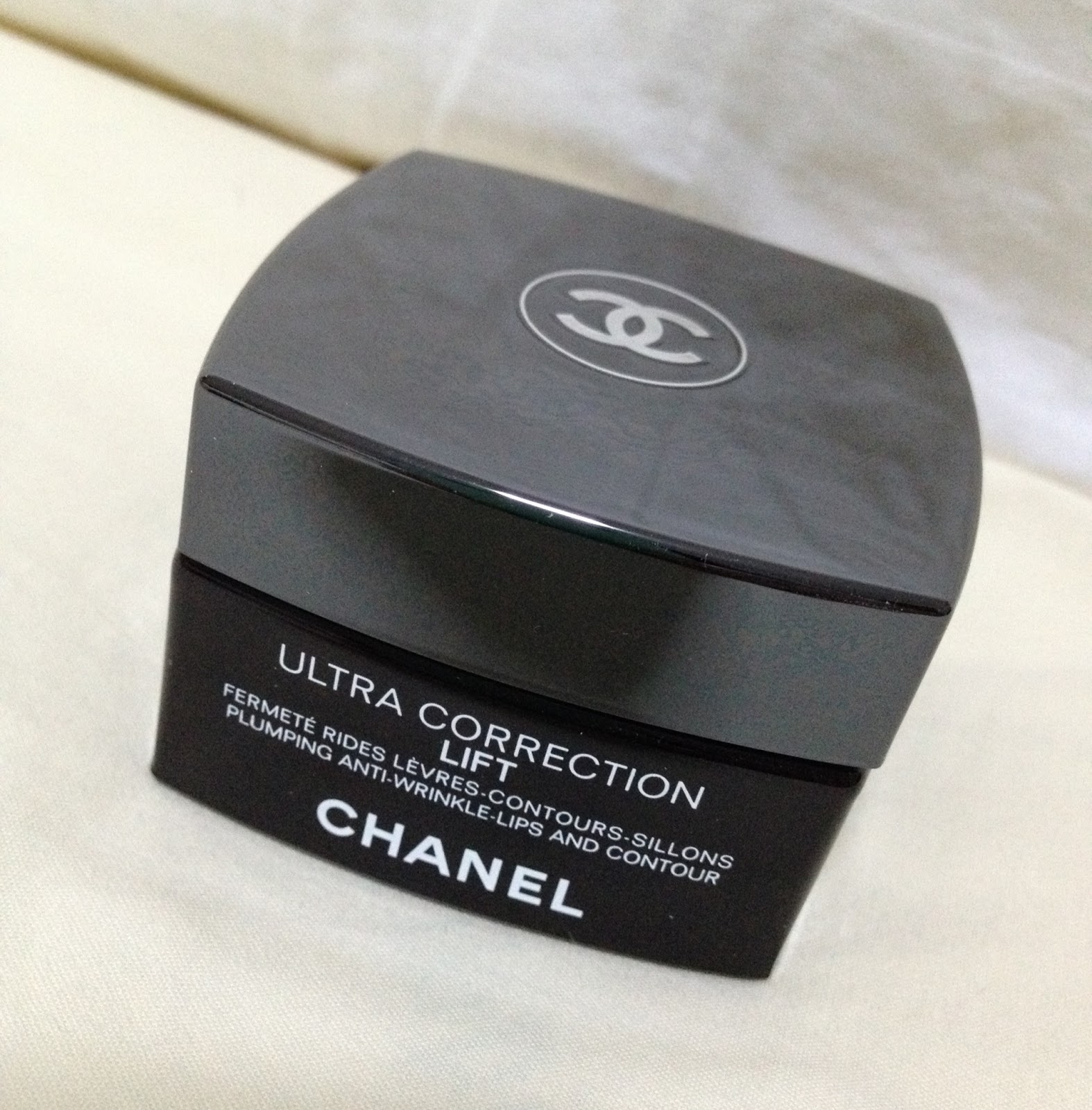 Chanel ULTRA CORRECTION LIFT Lifting Firming Day Cream