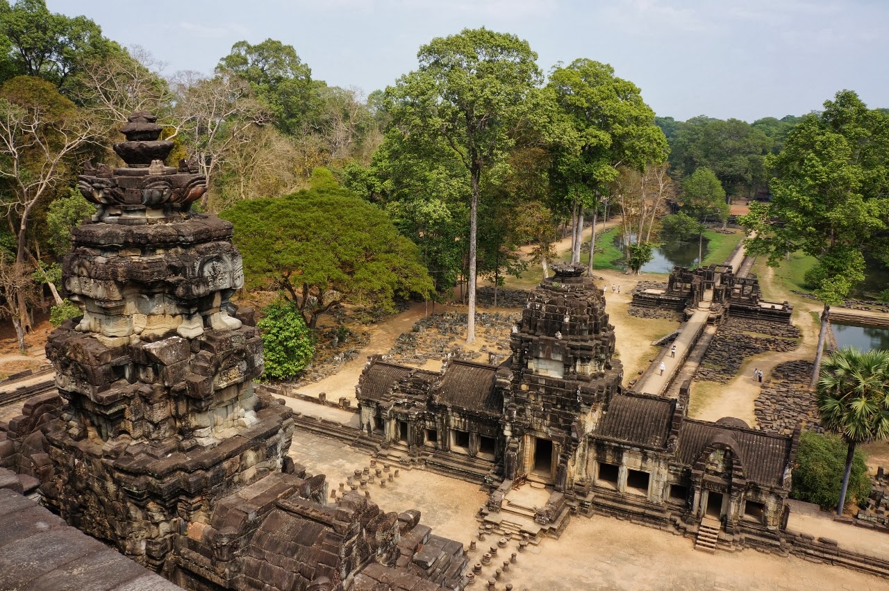 Angkor: Parole D`Un Empire Qui Fut [1961]