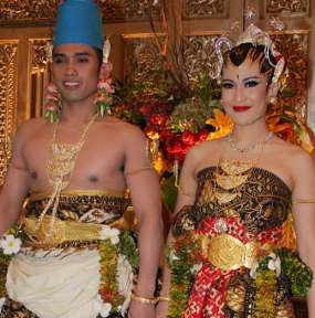 bridal make up Yogya Paes Ageng javanes bridal make up