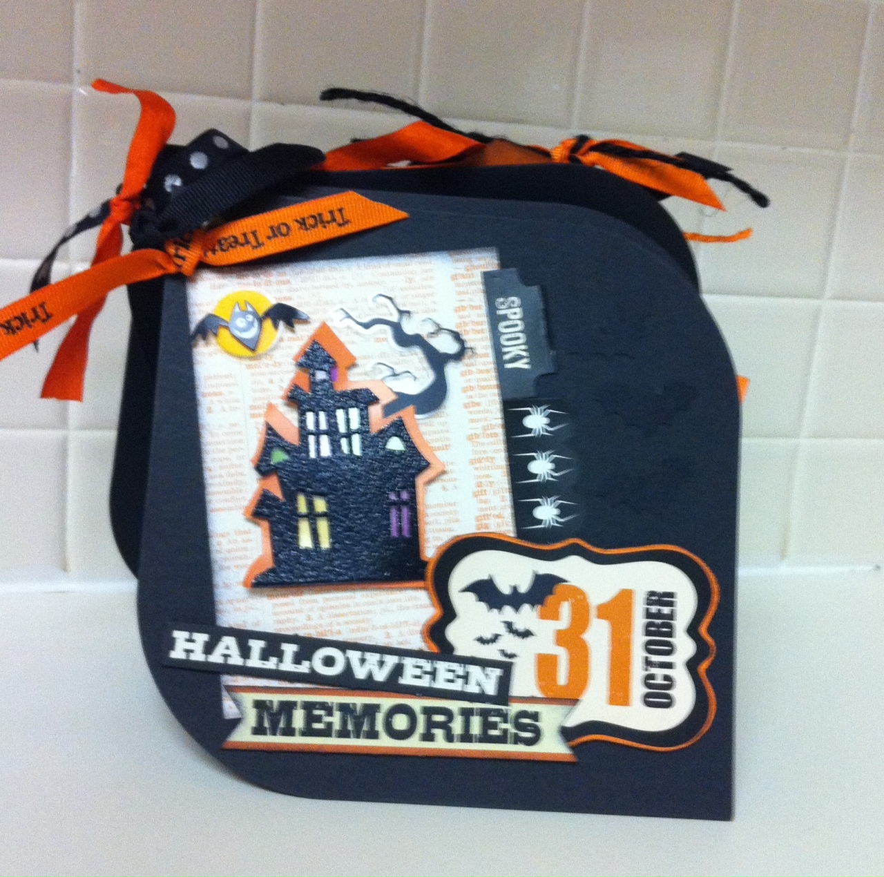Little Paper Studio: Halloween Mini-Book