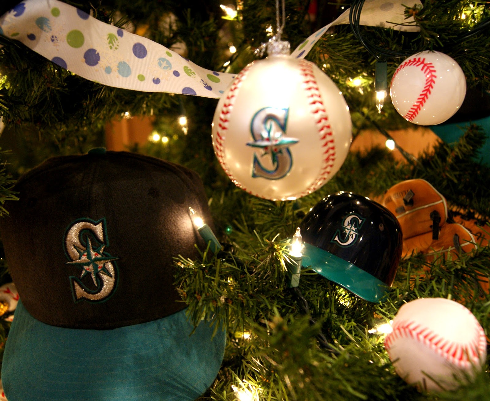 michelle paige blogs Seattle Mariners Christmas Tree
