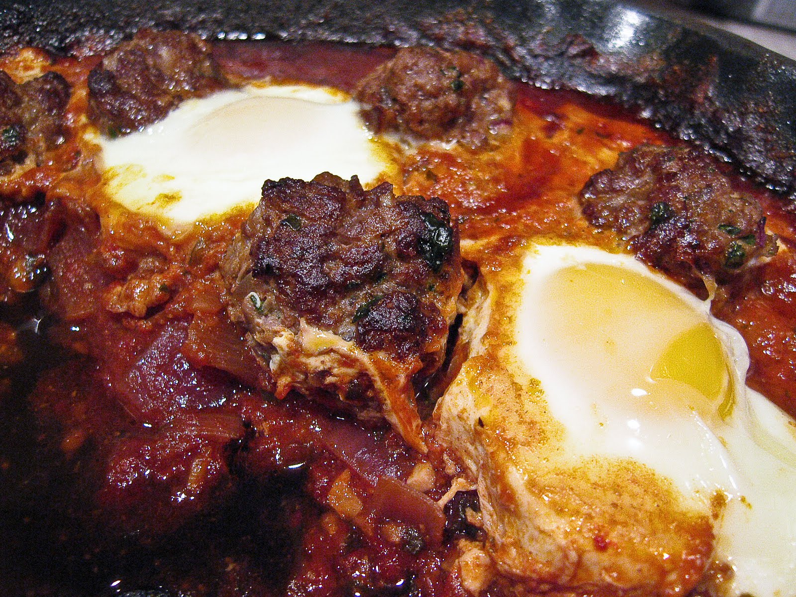 Kefta Tagine Bil Beid (Moroccan Meatball Tagine With Tomato & Eggs