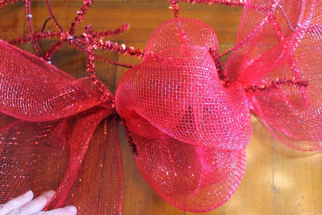 DIY deco mesh wreath