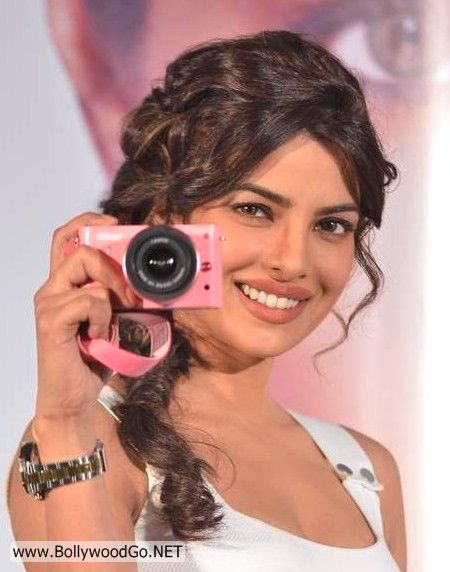 priyanka hot breast