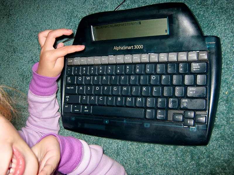 Petek (mom) + Lina (11 years old): AlphaSmart 3000