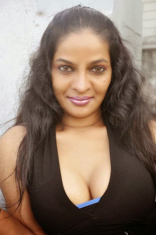 holi pe blouse faad ke chudai