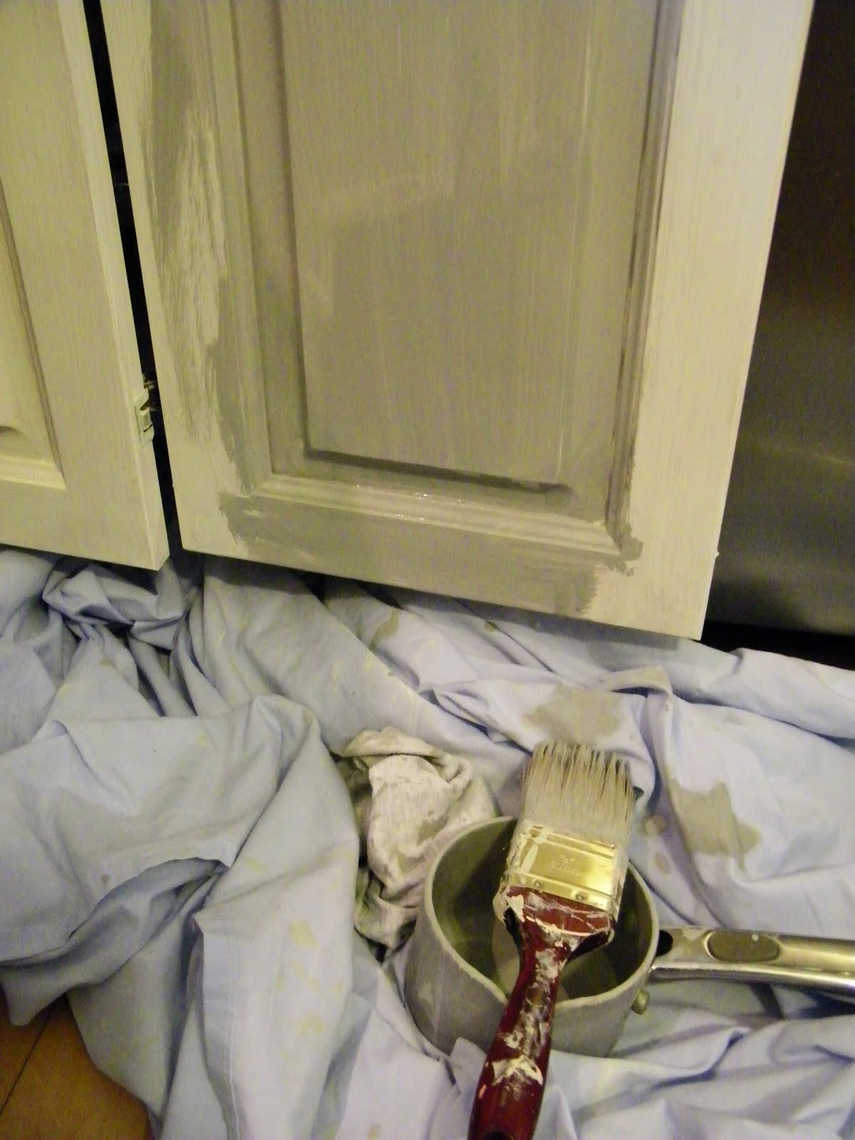 Maison Decor Kitchen cabs get a grey chalk wash