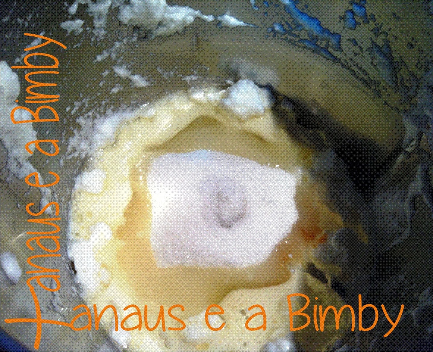 Bolo de Baunilha com Recheio de Marmelada na Bimby