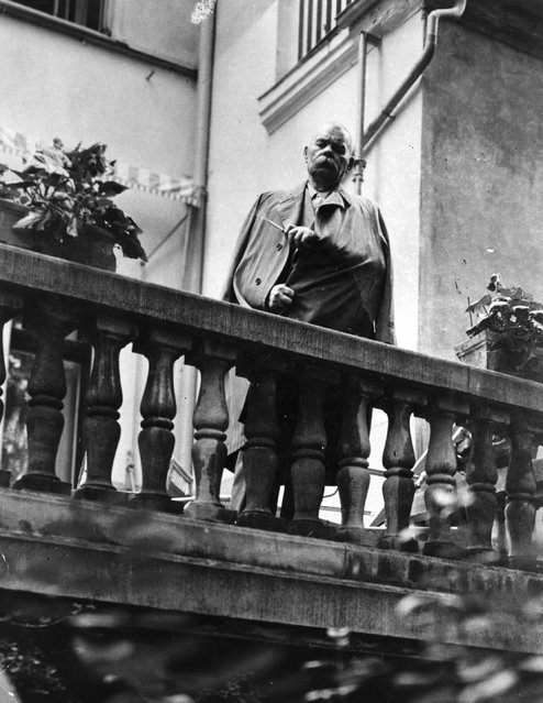 Stunning Image of Maxim Gorky in 1932 