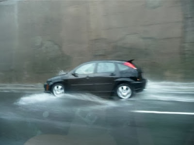 5 lời khuyên lái xe an toàn trong bão lũ, thế giới lốp, lop xe, lốp xe ô tô, giá lốp, gia lop