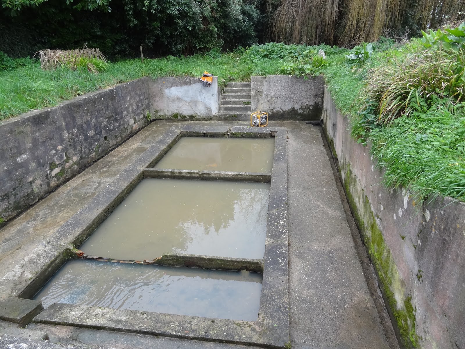 Nettoyage terminé lavoir de Quelhuit