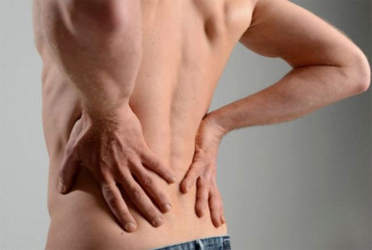Biểu hiện đau lưng ở nam giới