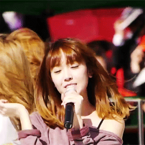 I just wanna know your name. Jessica+Jung+SNSD+Shoulders+GIF