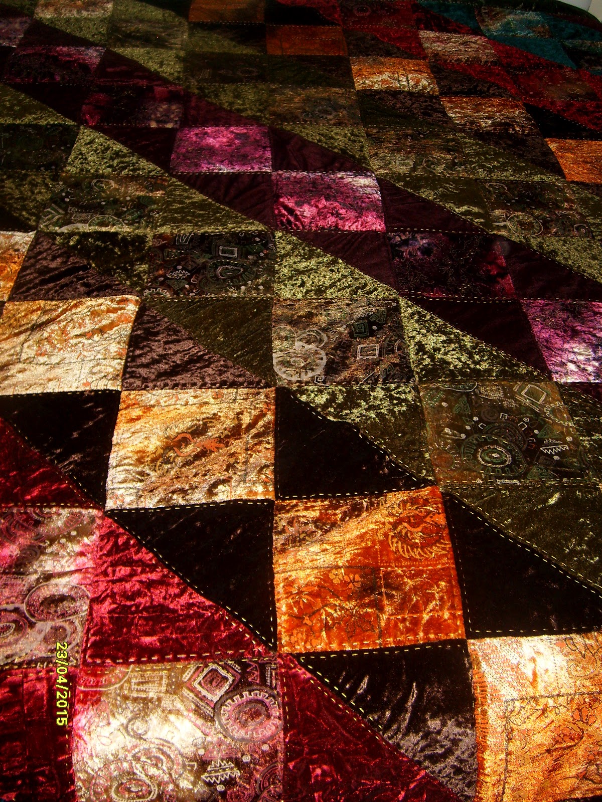 Emine Tansuğ�un Patchwork İşleri Çift Kişilik Kadife Yatak Örtüsü