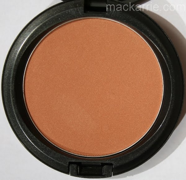MacKarrie Beauty Style Blog MAC Bronzing Powder Golden Review, Swatches