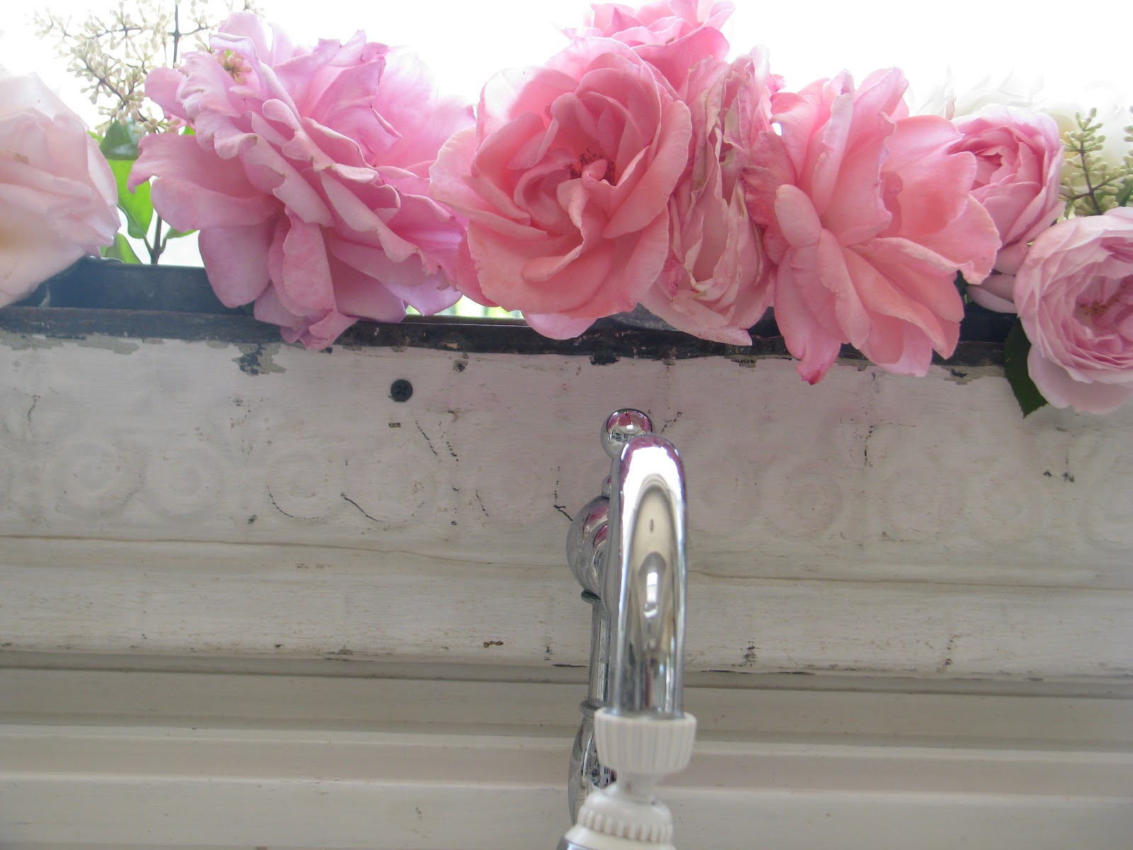 Mothers Day Garden Party White Ironstone Cottage