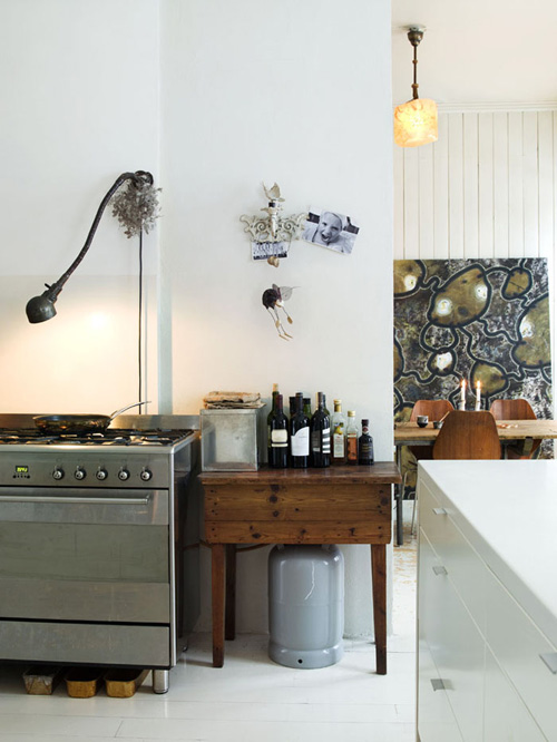 Arte y Arquitectura: Blanco y gris en la cocina