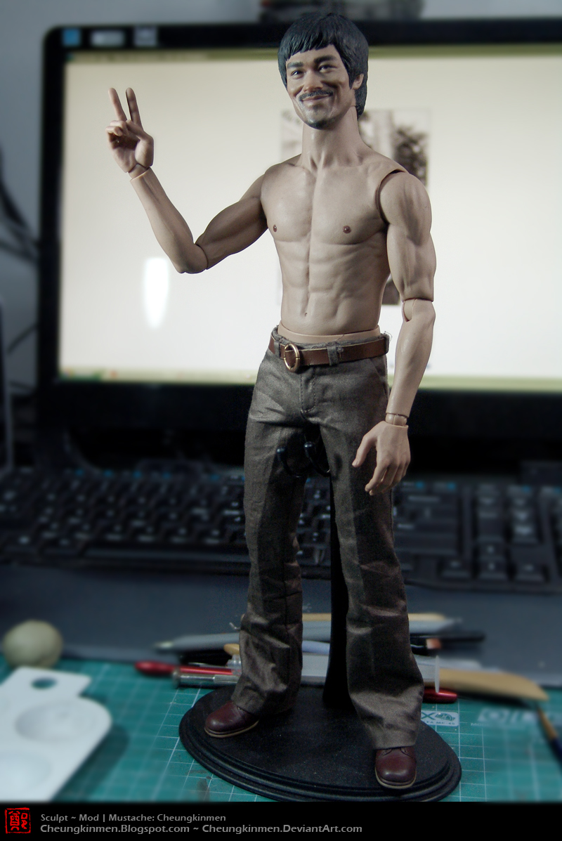 This is just a casual MOD on a Hot Toys Bruce Lee. 