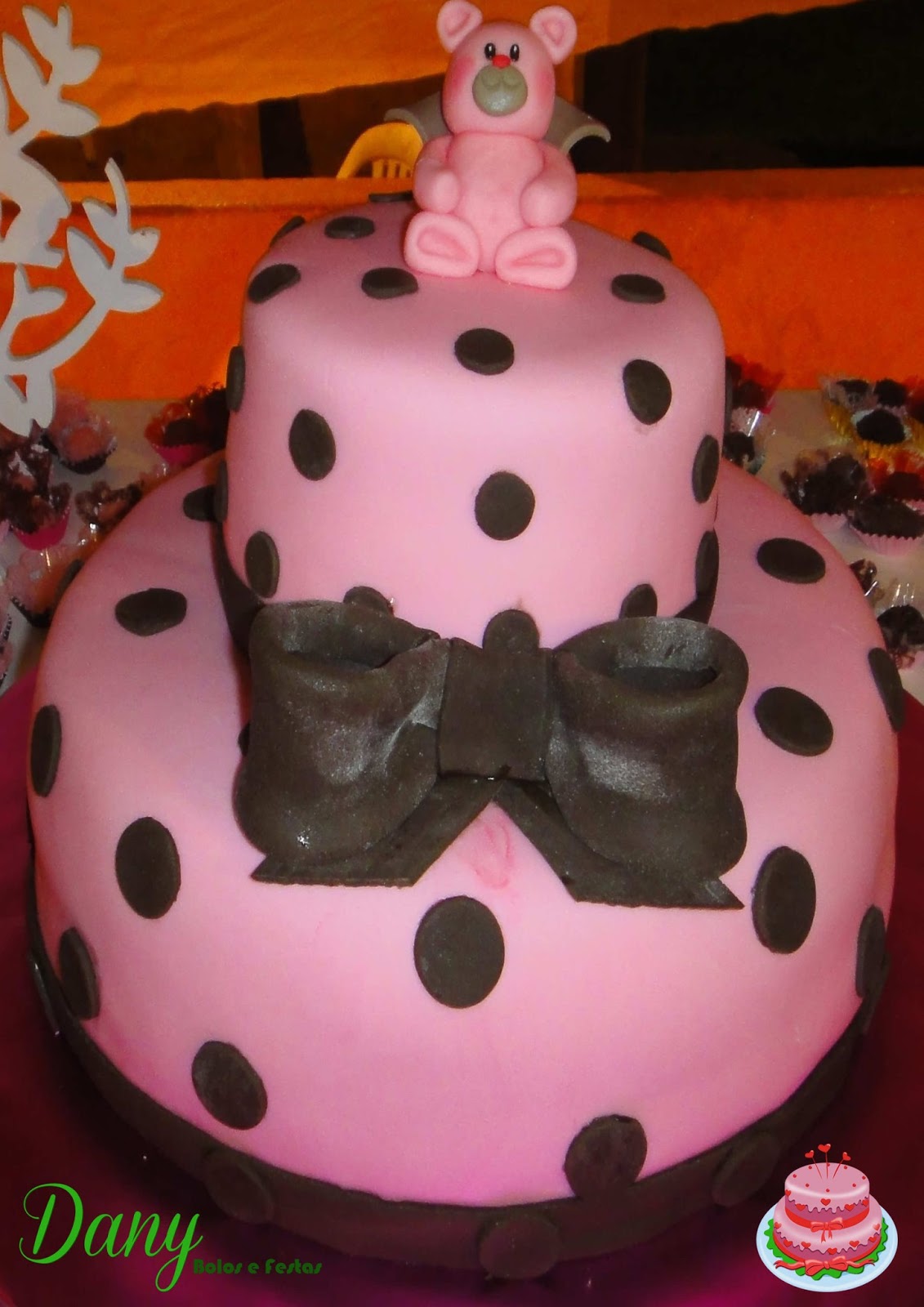 Dany Bolos e Festas Bolo Rosa Provençal de ursinho